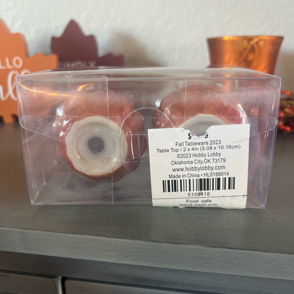 NWT Hobby Lobby Pumpkin Salt and Pepper Shakers - Picture 4 of 6